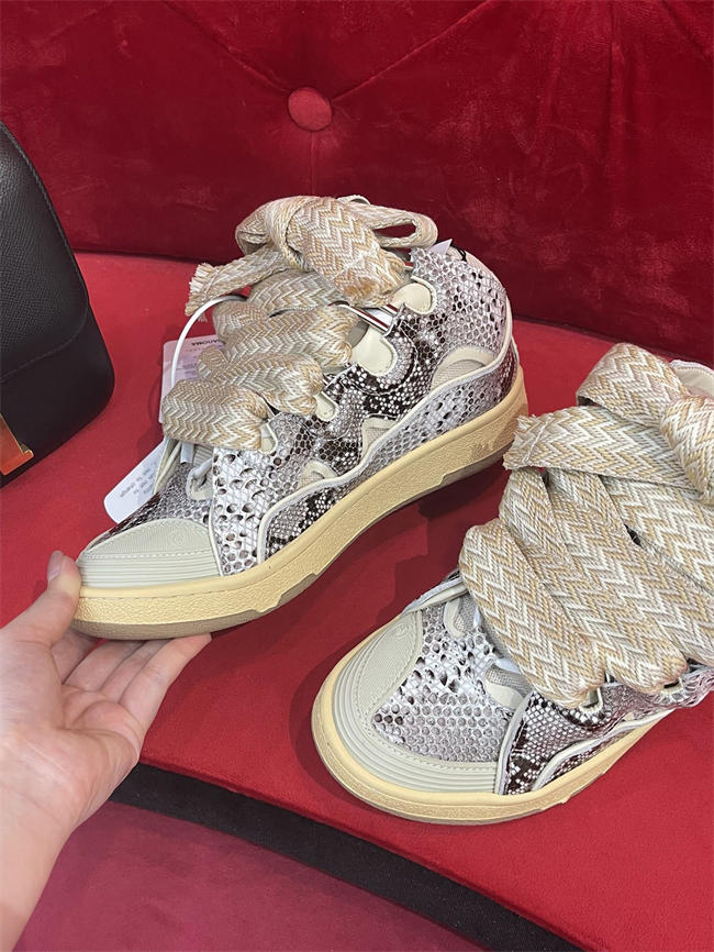 Lanu1n curb sneaker