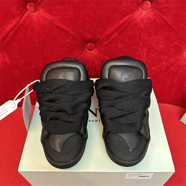 Lanu1n curb sneaker