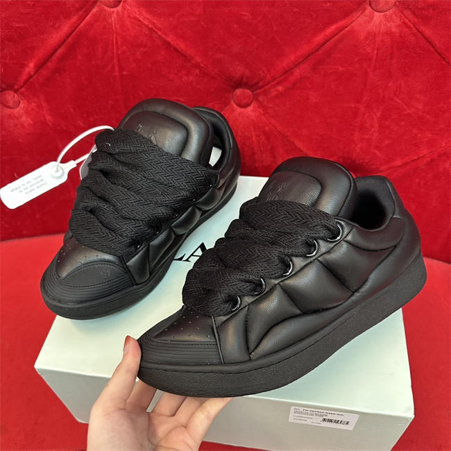Lanu1n curb sneaker