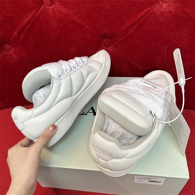 Lanu1n curb sneaker