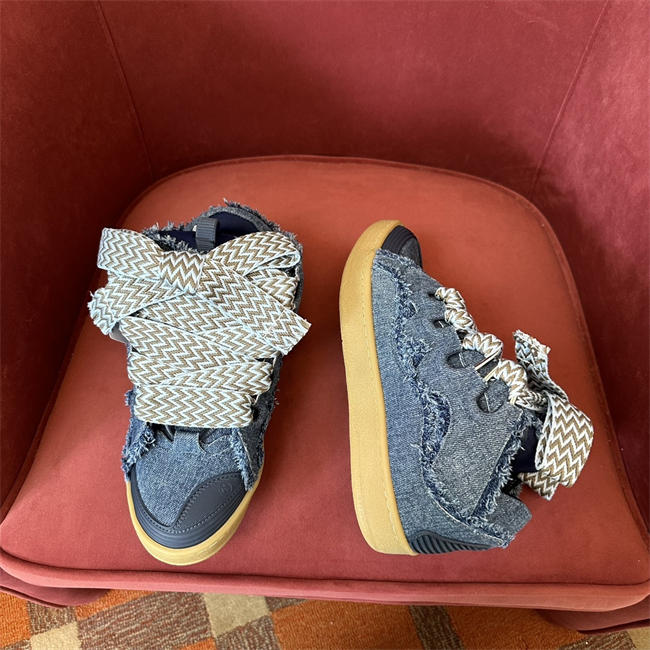 Lanu1n curb sneaker
