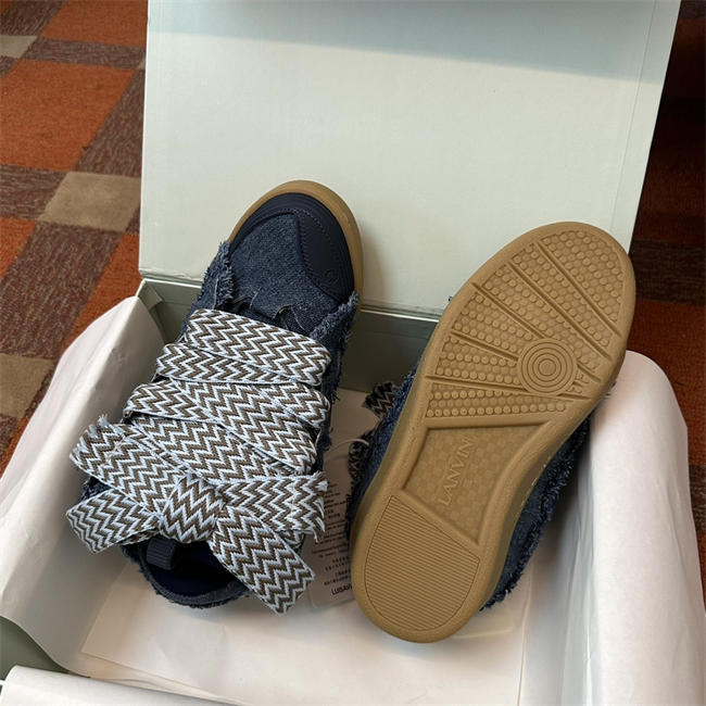 Lanu1n curb sneaker