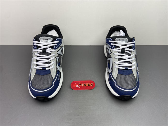 D10r b30 sneaker