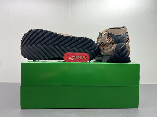 b0tt*ga Ven*ta sneaker