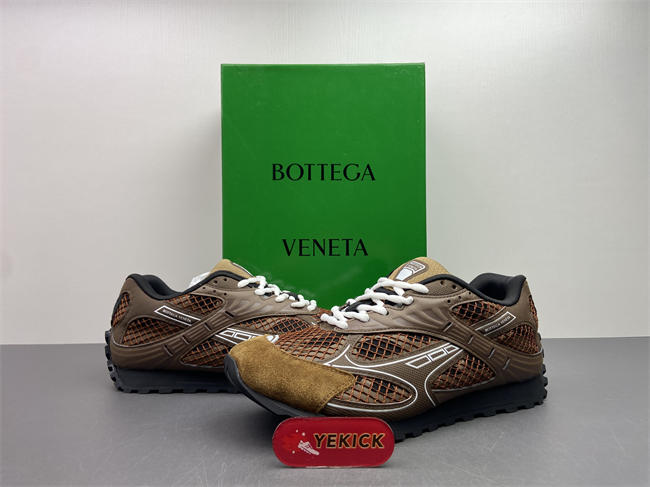 b0tt*ga Ven*ta sneaker