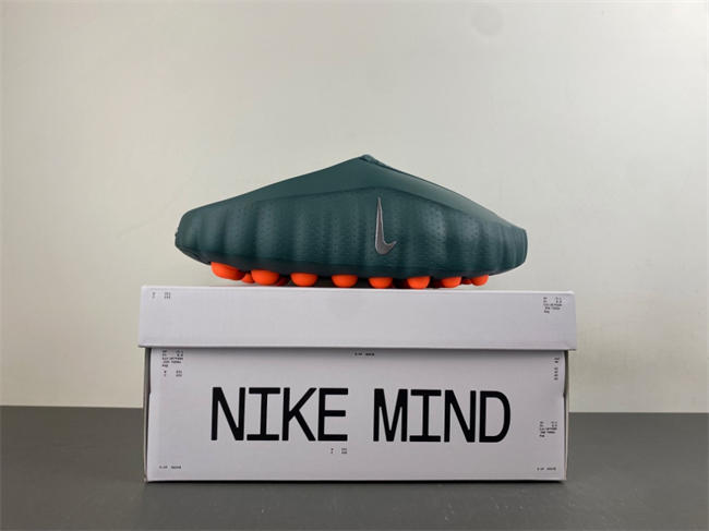Nike Mind 001