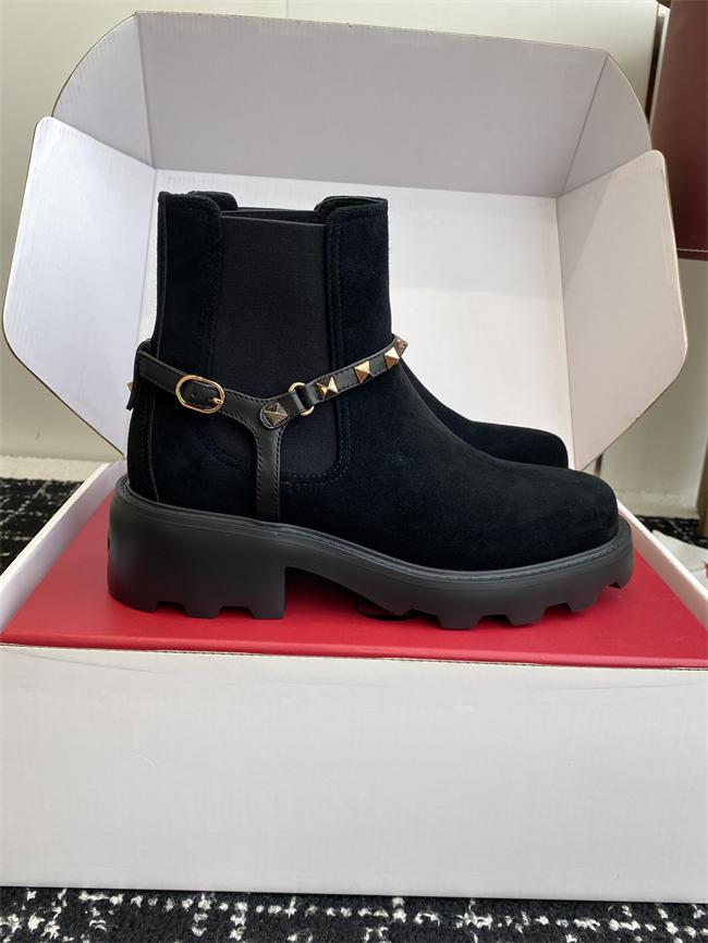 Va1e*ntin0 boots