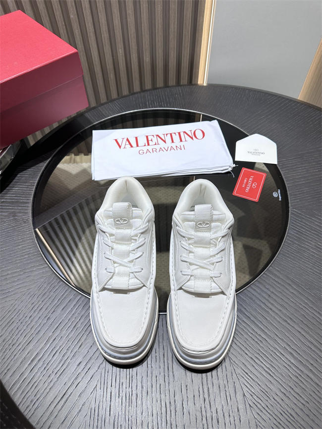 Va1e*ntin0 sneakers