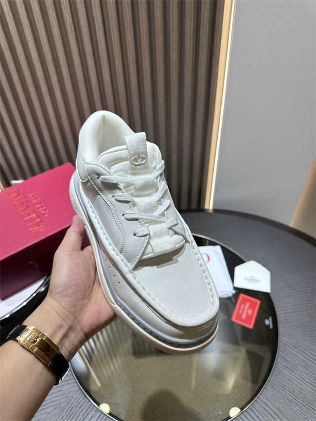 Va1e*ntin0 sneakers