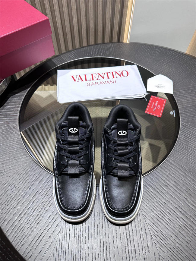 Va1e*ntin0 sneakers
