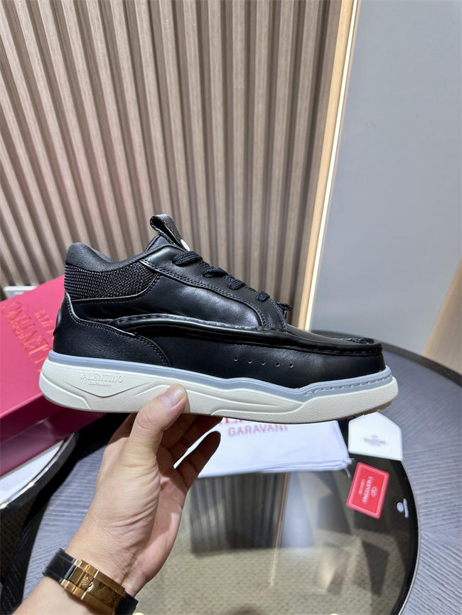 Va1e*ntin0 sneakers
