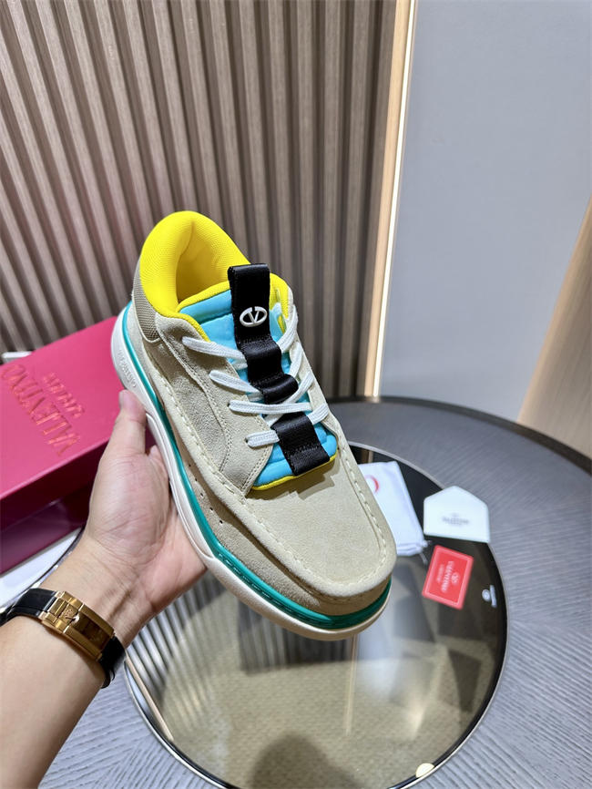 Va1e*ntin0 sneakers