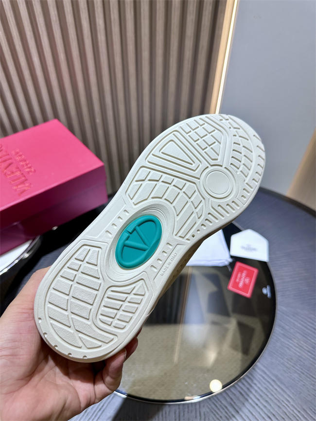 Va1e*ntin0 sneakers