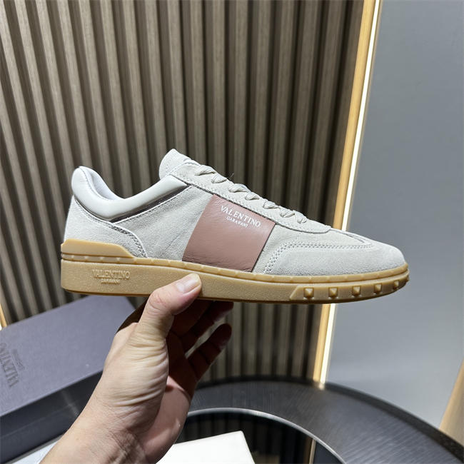 Va1e*ntin0 sneakers