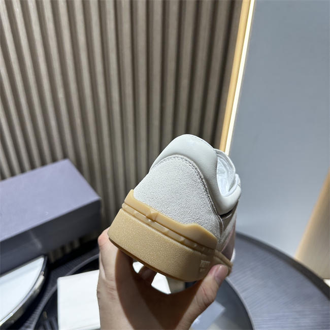 Va1e*ntin0 sneakers