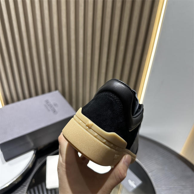 Va1e*ntin0 sneakers
