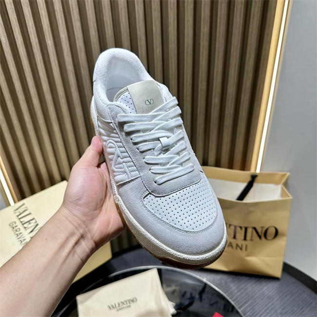 Va1e*ntin0 sneakers