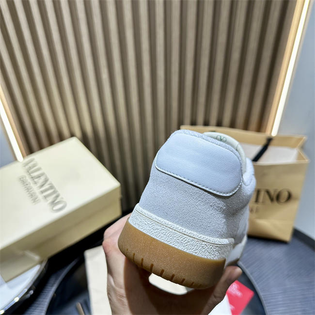 Va1e*ntin0 sneakers