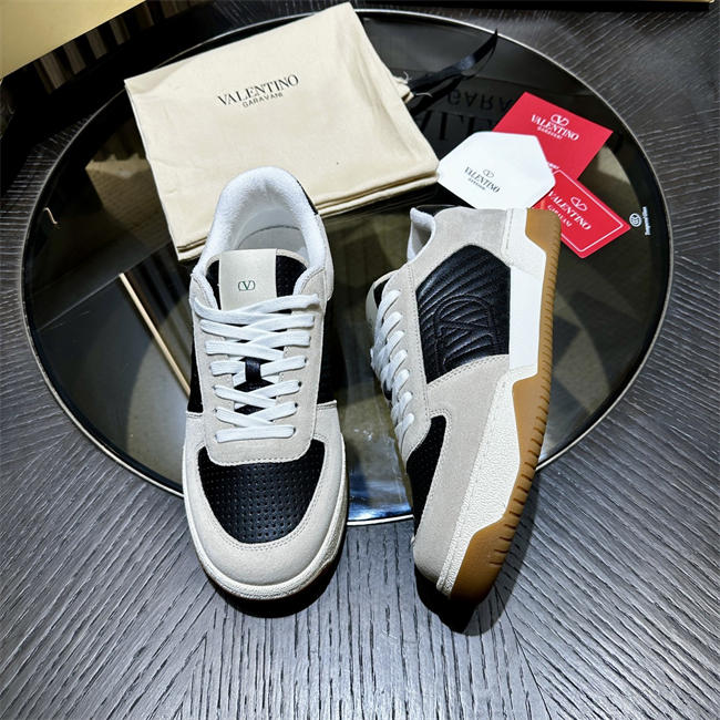 Va1e*ntin0 sneakers