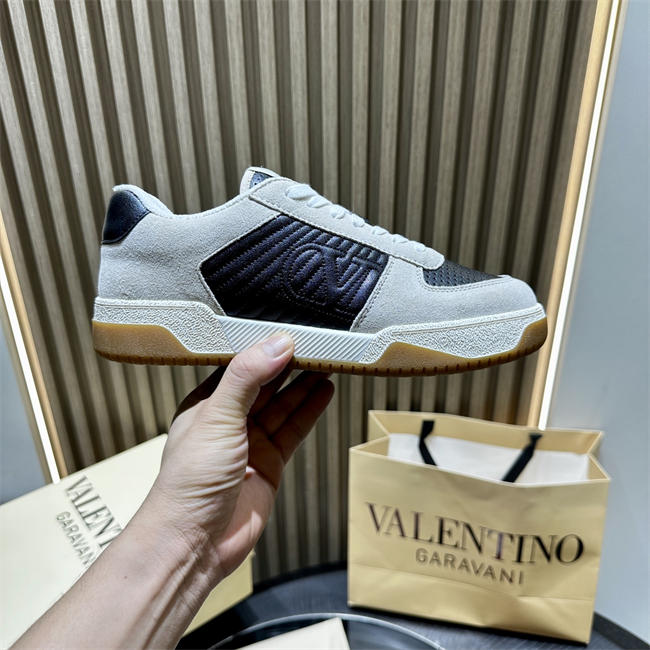 Va1e*ntin0 sneakers