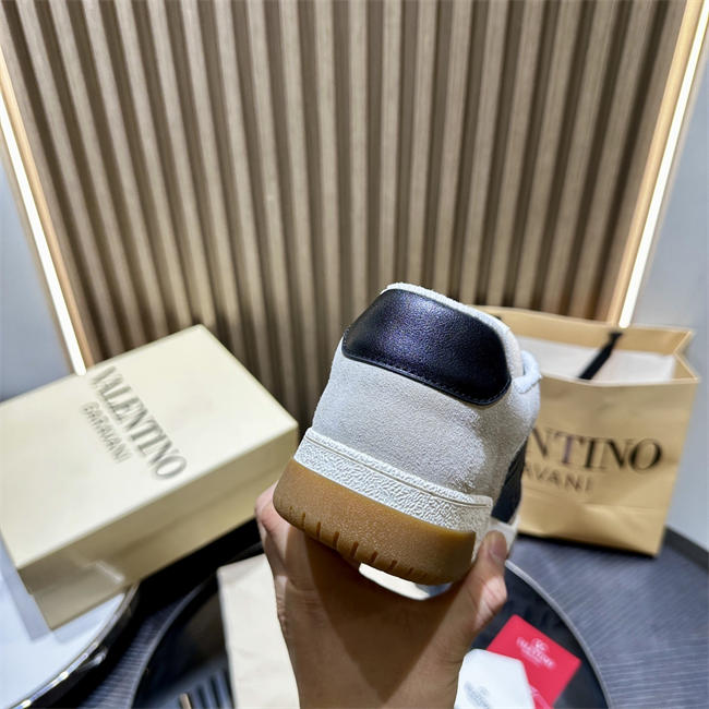 Va1e*ntin0 sneakers