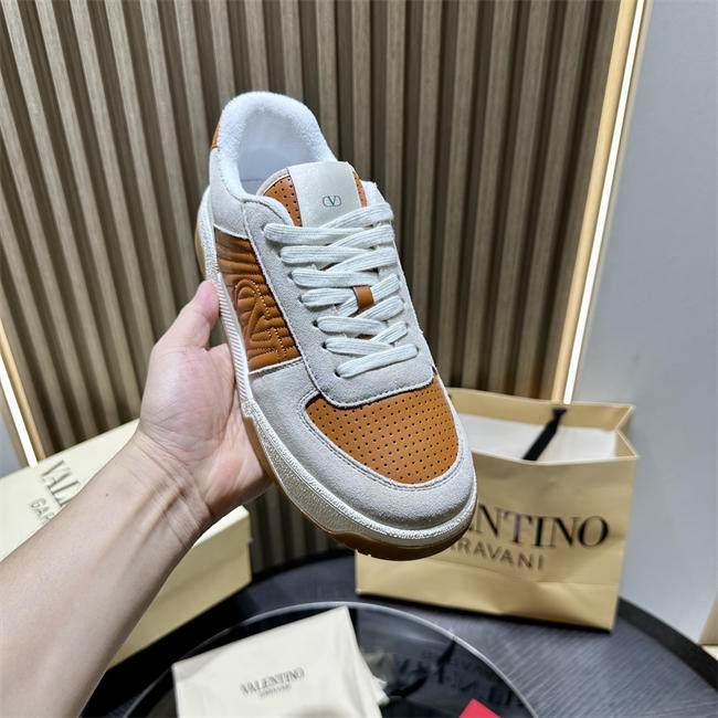 Va1e*ntin0 sneakers