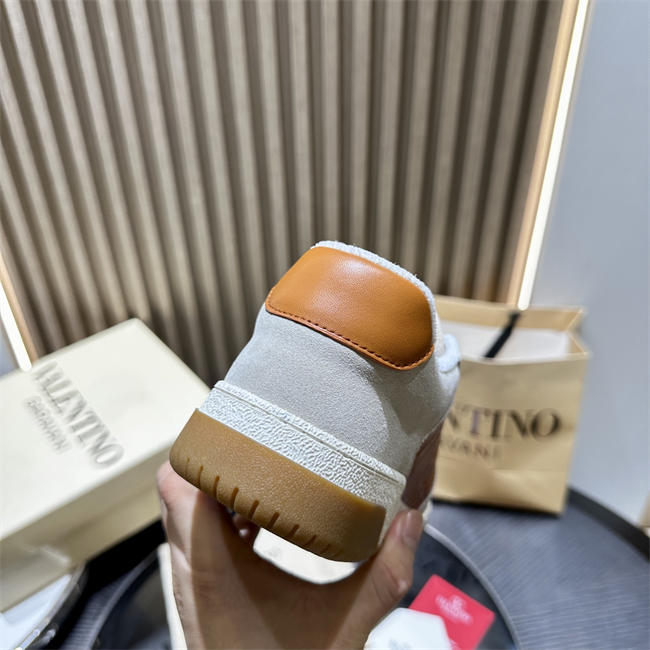 Va1e*ntin0 sneakers