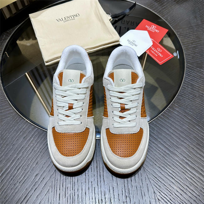 Va1e*ntin0 sneakers