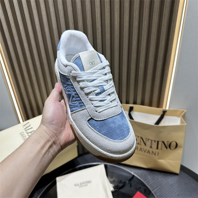Va1e*ntin0 sneakers