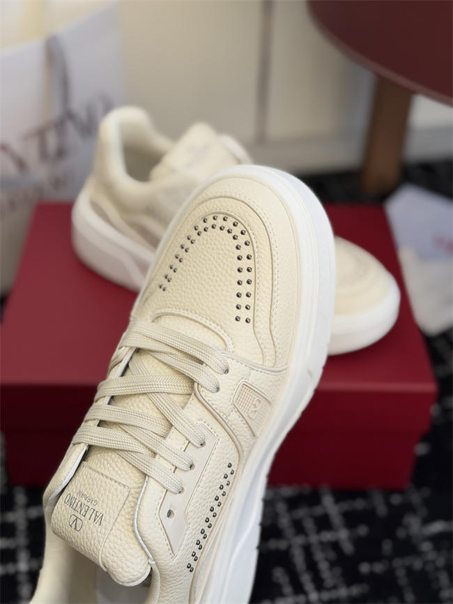 Va1e*ntin0 sneakers