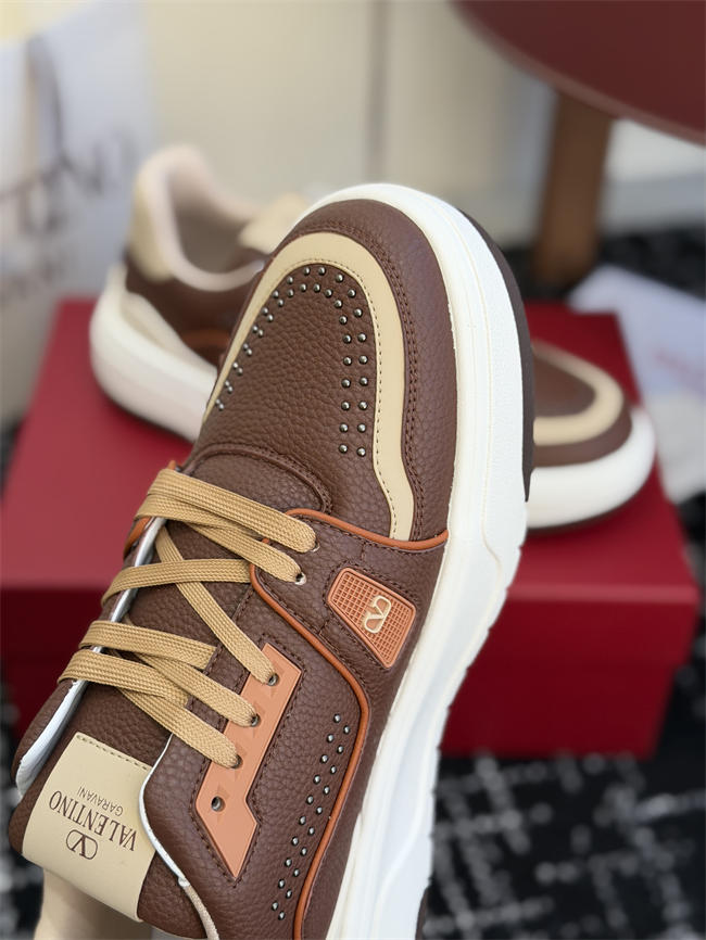 Va1e*ntin0 sneakers