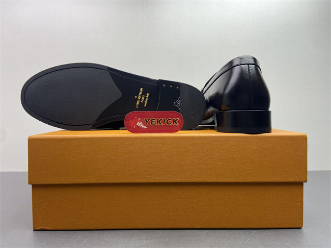 Lv Loafer