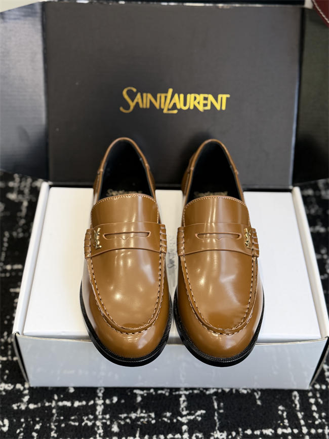 Y51 loafer