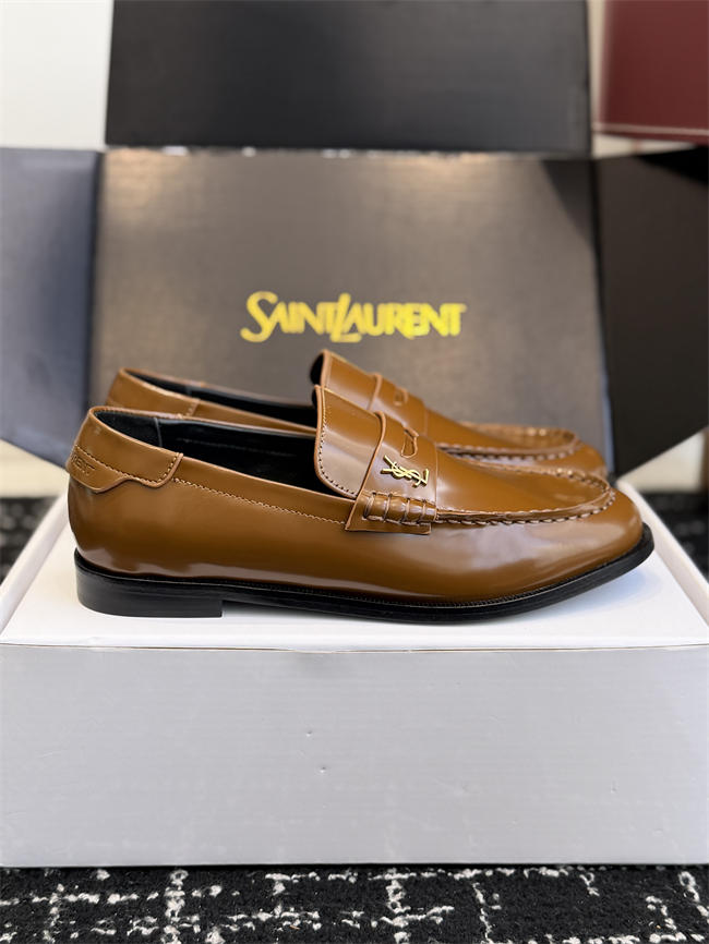 Y51 loafer