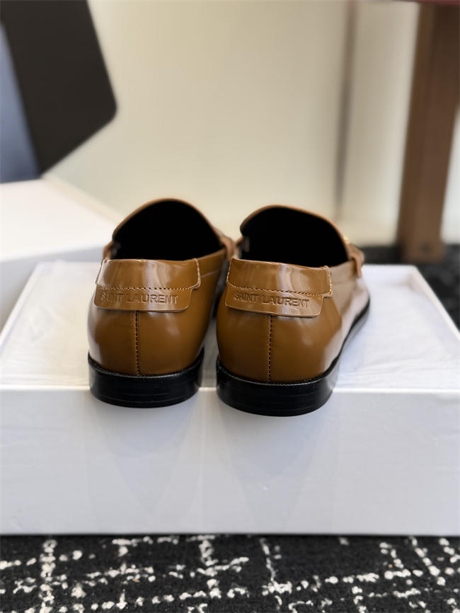 Y51 loafer