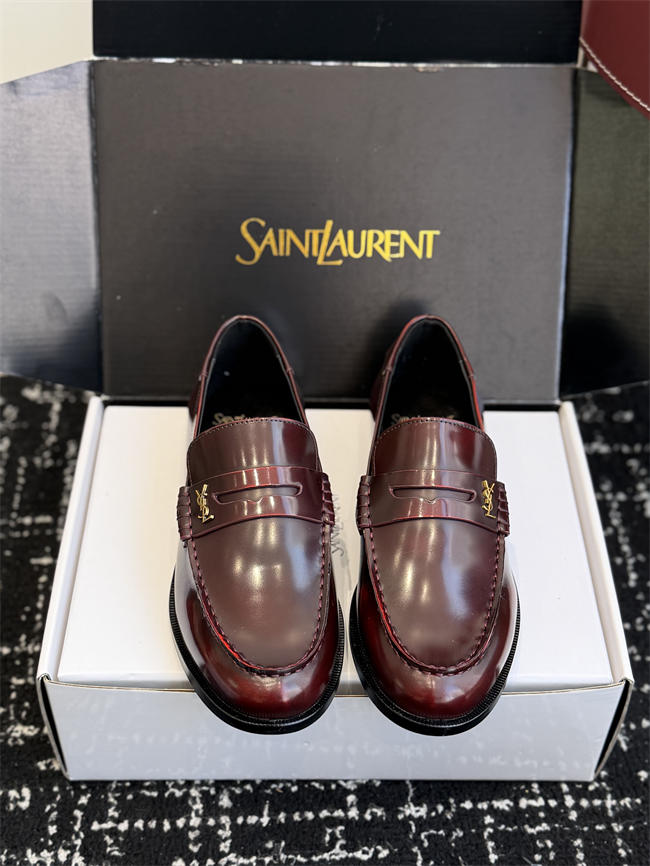 Y51 loafer