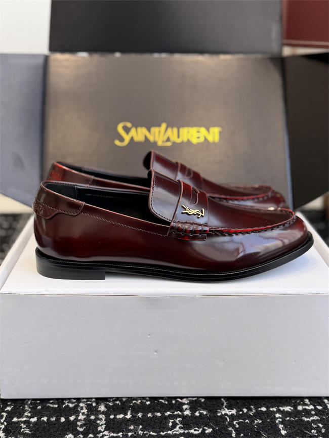 Y51 loafer