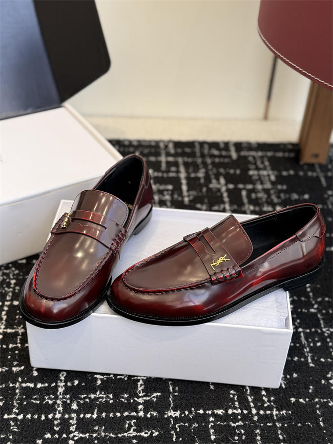 Y51 loafer