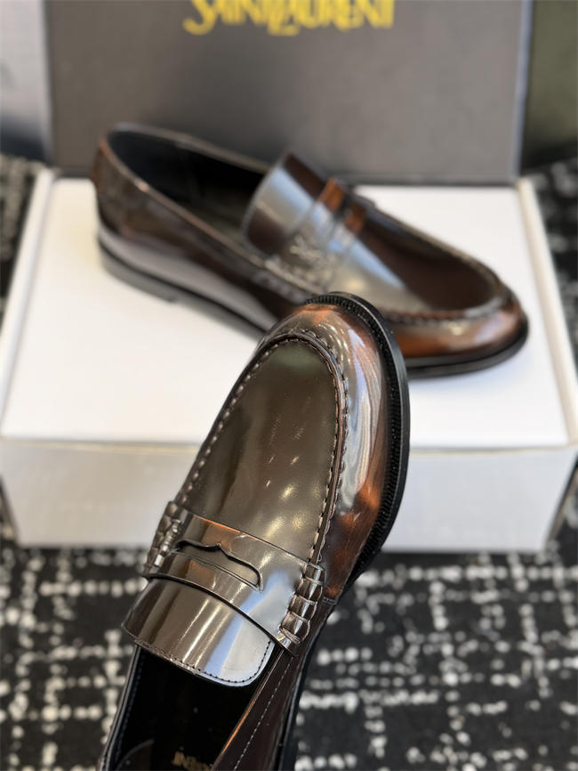 Y51 loafer