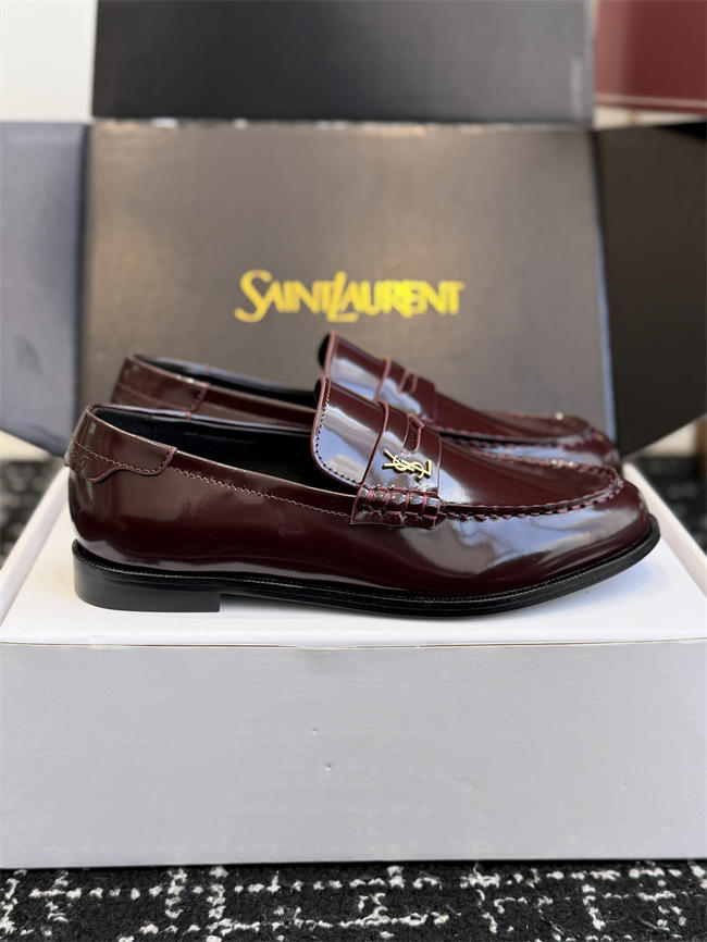 Y51 loafer