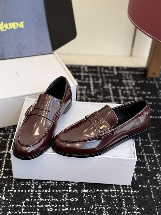 Y51 loafer
