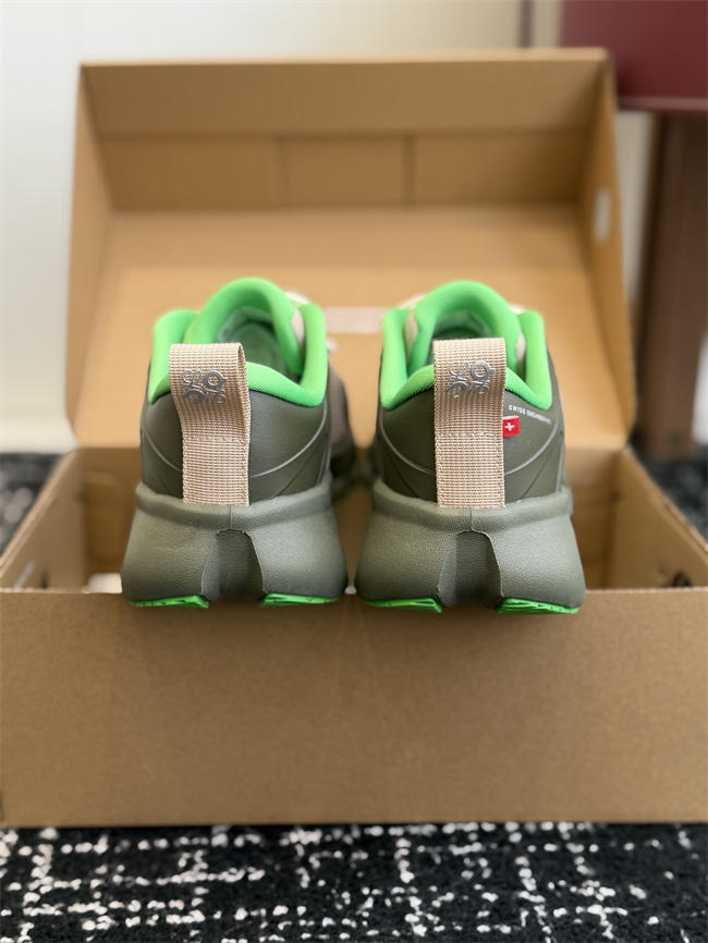 L0ew* sneaker