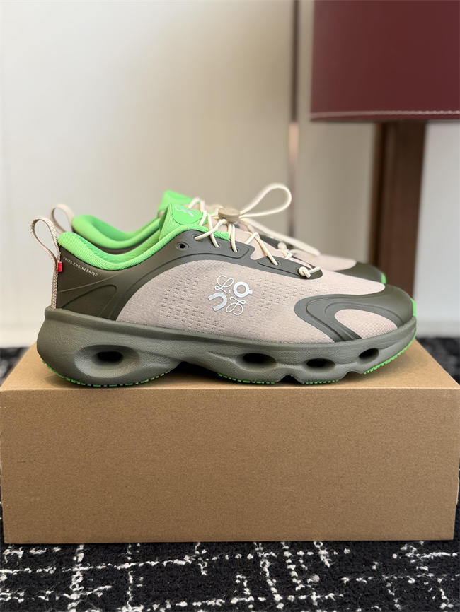 L0ew* sneaker