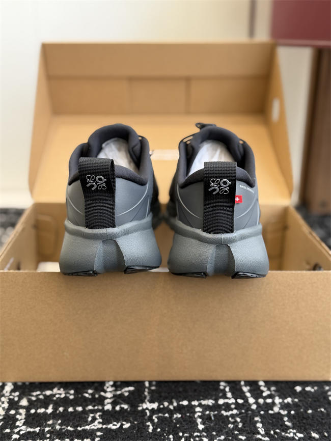 L0ew* sneaker