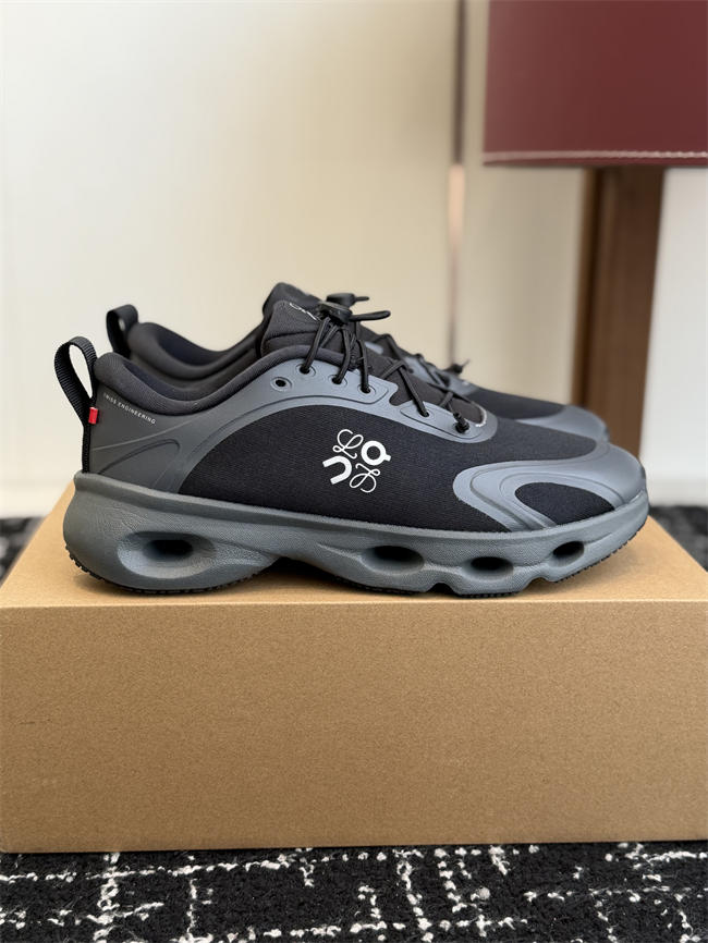 L0ew* sneaker