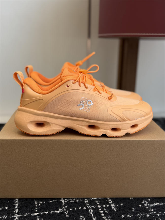 L0ew* sneaker