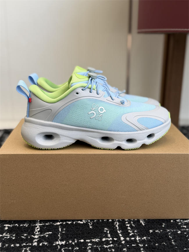 L0ew* sneaker