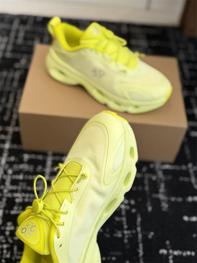 L0ew* sneaker