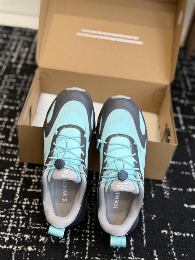 L0ew* sneaker