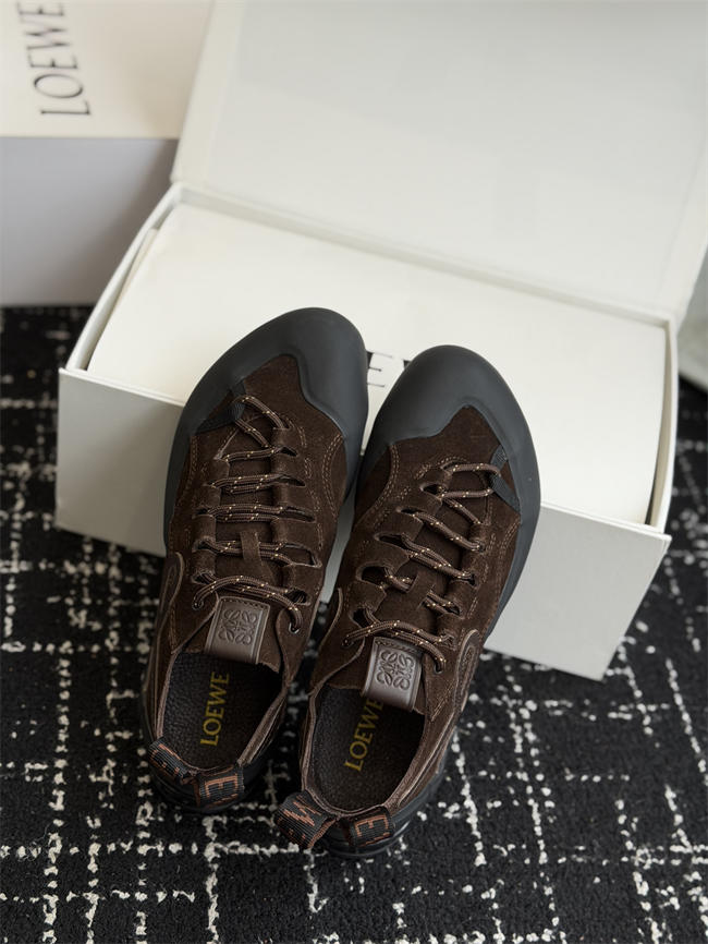 L0ew* sneaker